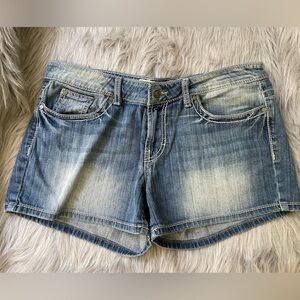 Woman’s BKE Denim Culture Jean shorts. Size 31.